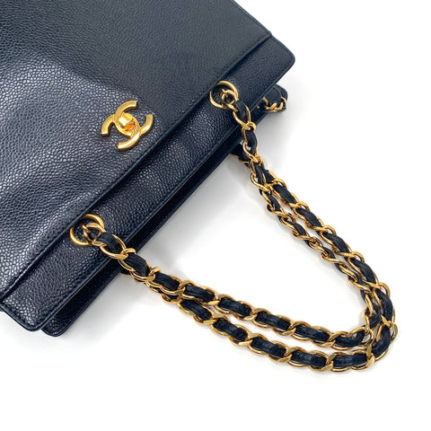 CHANEL 鱼子酱皮链条手提包 黑色 eit1875