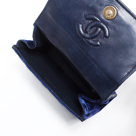 Chanel Camellia Matelasse Velor Umhängetasche Marine WS12250