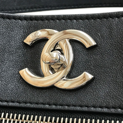 Chanel Chanel Matrasa Drehen Sie Rock Coco -Mark -Ketten -Umhängetasche Leder schwarz EIT0398