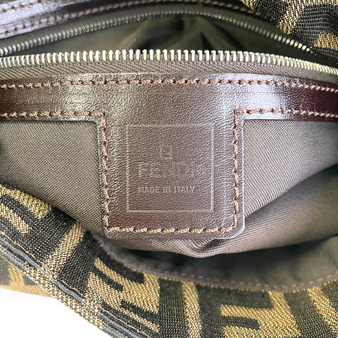 Fendi Mamma Bucket手提包一个肩包全面图案徽标棕色WS2473