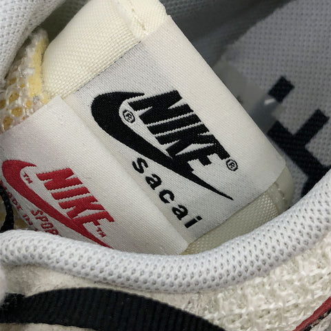 Nike Sakai Nike X Sakai合作华夫饼干运动鞋白色EITM0156