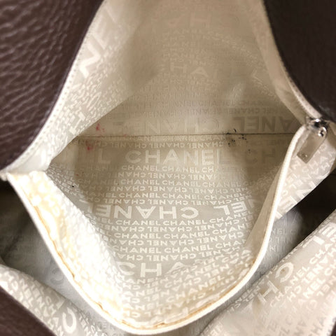 Chanel Chanel Logo Tassel fourre-tout Sac en cuir marron C2241