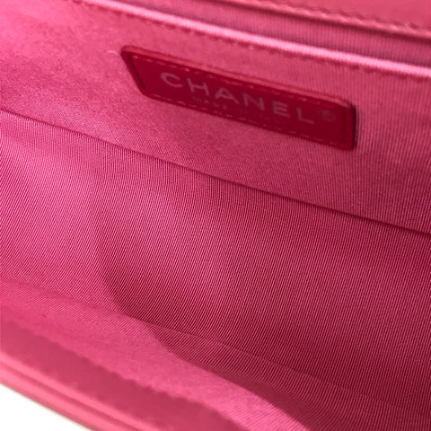 Chanel Chanel Boy Channel Chain Umhängetasche Leder Pink EIT0399