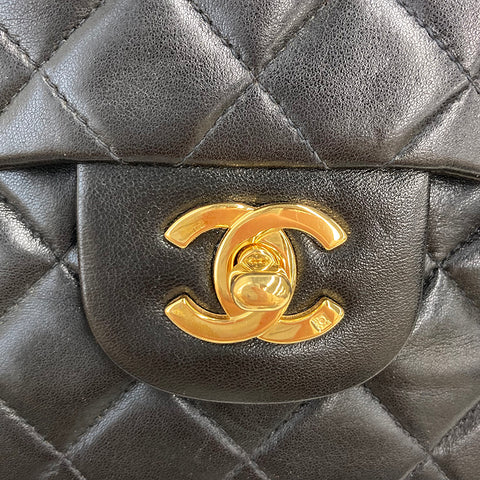 Chanel Chanel Matrasse Doppelklappe Umhängetasche Schwarz P12071