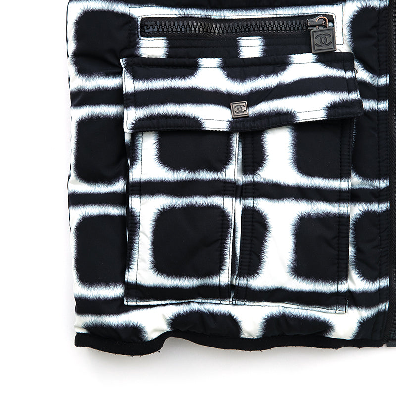 シャネル CHANEL スポーツライン 総柄 ダウンベスト ブラック