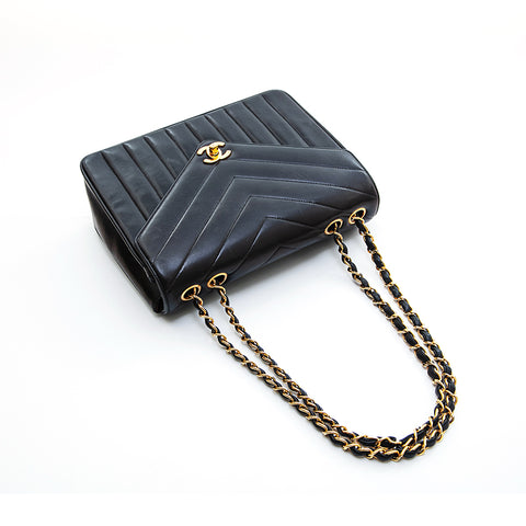 Chanel Chanel Mademois Chain Umhängetasche Schwarz P12746