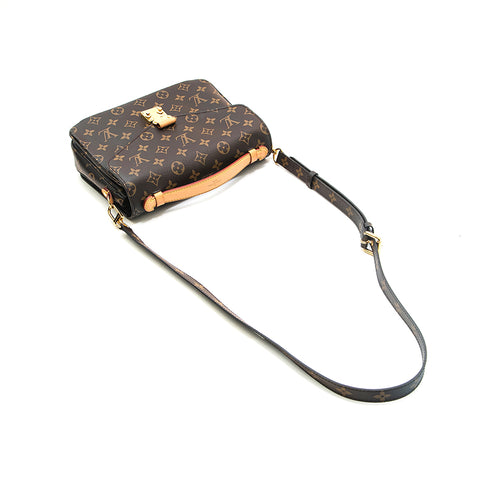 Louis Vuitton Monogramm Pochet Methis MM Umhängetasche Brown P13060