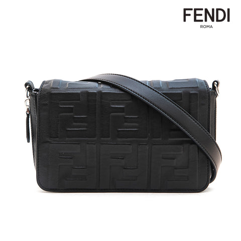 フェンディ FENDI ズッカ レザー ショルダーバッグ ブラック P13168