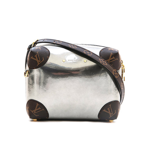 路易威顿VERNIS MILOIRE会标威尼斯肩袋银色P13188