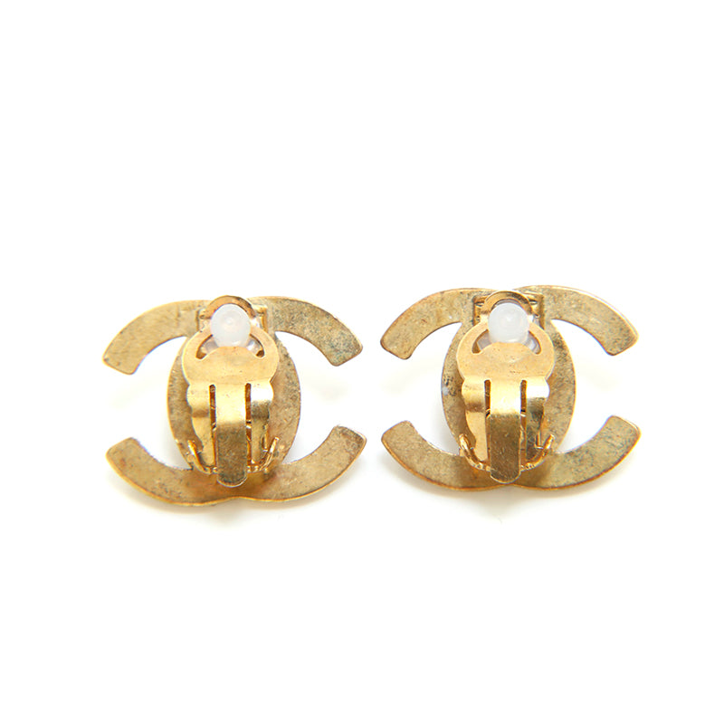 Chanel CHANEL Cocomark Turn Lock Earring Gold P13390 – NUIR VINTAGE
