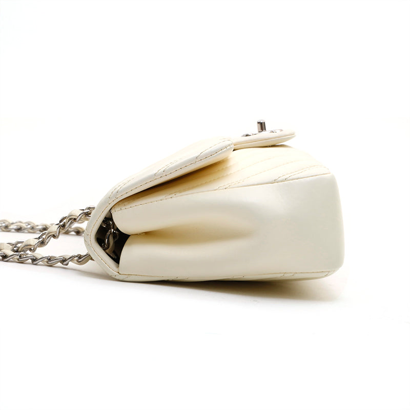 シャネル CHANEL Vステッチ ラムスキン ダブルチェーン 斜め掛け