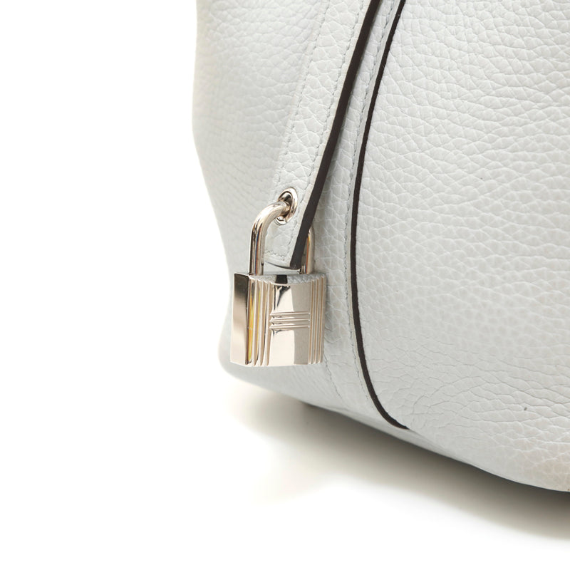 Hermes HERMES Picotan Lock 18 PM P Handbag Handbag U Engraved 2022 Tri –  NUIR VINTAGE