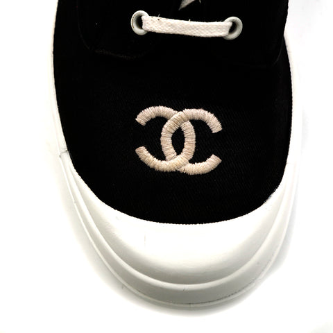 Chanel CHANEL Coco Mark Canvas Sneakers Black x White P13931 – NUIR VINTAGE