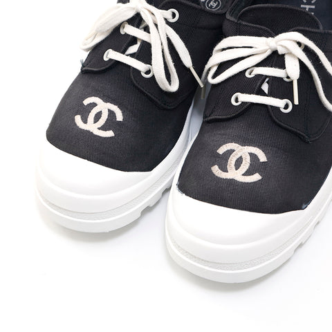 Vintage CHANEL CC Logos White Black Fabric Sneakers Trainers 