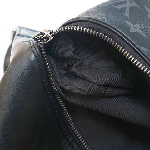 Louis Vuitton Monogram Eclipse Discovery Girl M444336 Body Bag Black X –  NUIR VINTAGE