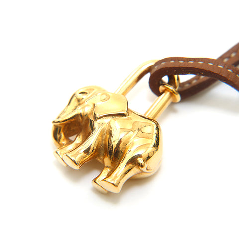 Hermes Hermes Elephant Motiv Cadena Padrock Charm Gold P14145