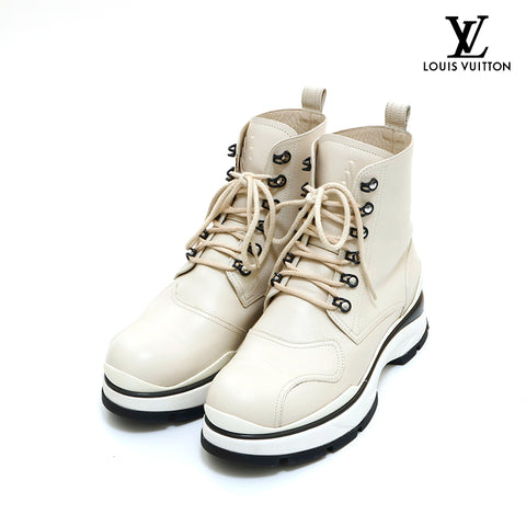 路易威登(Louis Vuitton)路易·维顿(Louis Vuitton)蕾丝皮靴象牙P14149