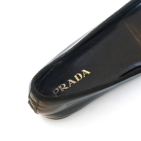 Prada PRADA Enamel Logo Ribbon Ballet Pumps Black P14150