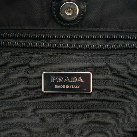 Prada Prada徽标尼龙肩袋黑色P14454