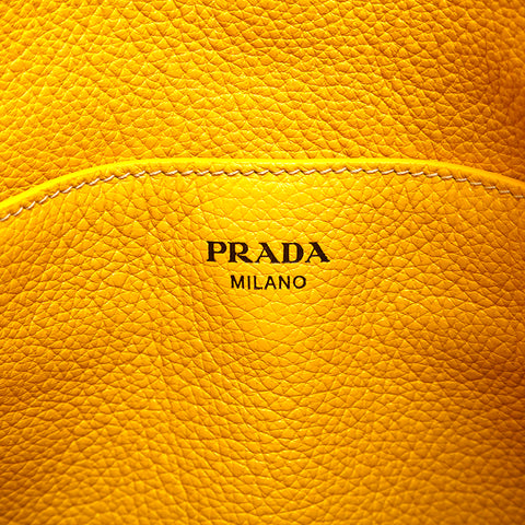 プラダ PRADA 三角ロゴ プレート ワン ショルダーバッグ ヴィッテロ イエロー P14946