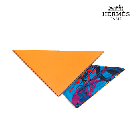 エルメス HERMES 三角 スカーフ ブルー系 P15424