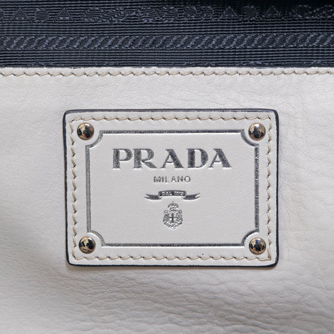 プラダ PRADA ロゴ レザー ハンドバッグ アイボリー P15623