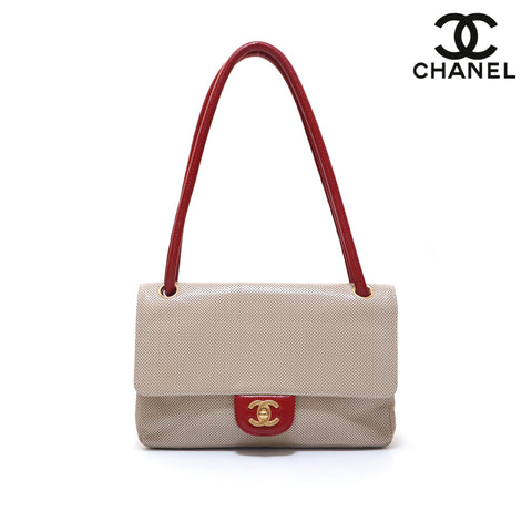 シャネル CHANEL パンチング レザー ショルダーバッグ ベージュxレッド ...