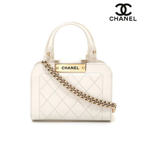 シャネル CHANEL マトラッセ ロゴ プレート 2WAY チェーン ショルダー ハンドバッグ ホワイト P15870