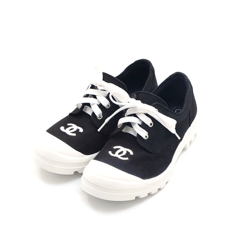 香奈儿可可马克·帆布运动鞋白色x黑色P16237