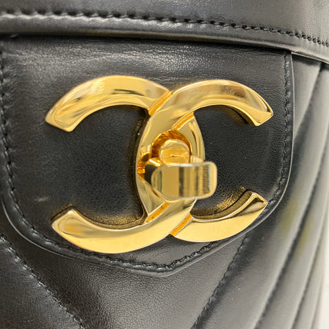 Chanel Chevron 2向镜面梳妆包黑色WS2442