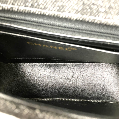 Chanel minimatelasse Denim Umhängetasche Schwarz P16622