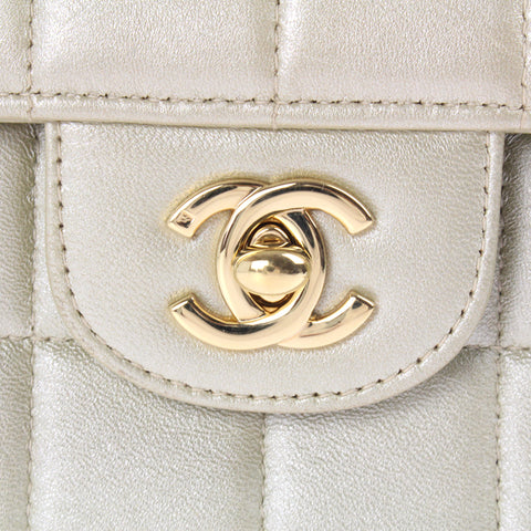 シャネル CHANEL チョコバー ショルダーバッグ 7番台 レザー ペールゴールド P2902