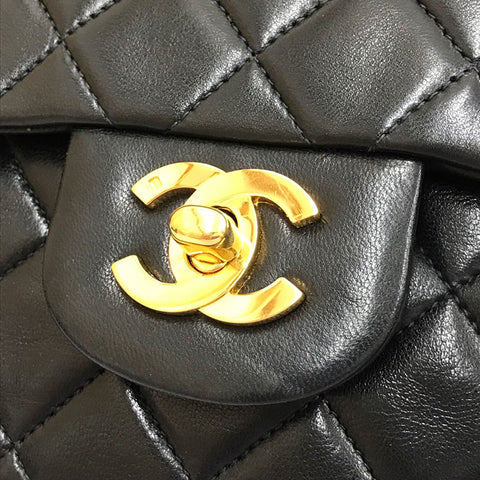 Chanel Chanel Matrasse Doppelklappe Drehen der Felsketten -Umhängetasche Leder Schwarz EIT0107C2422