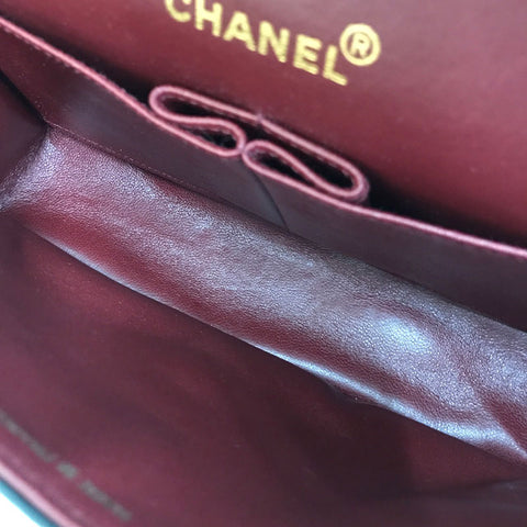 Chanel Chanel Matrasse Doppelklappe Drehen der Felsketten -Umhängetasche Leder Schwarz EIT0107C2422