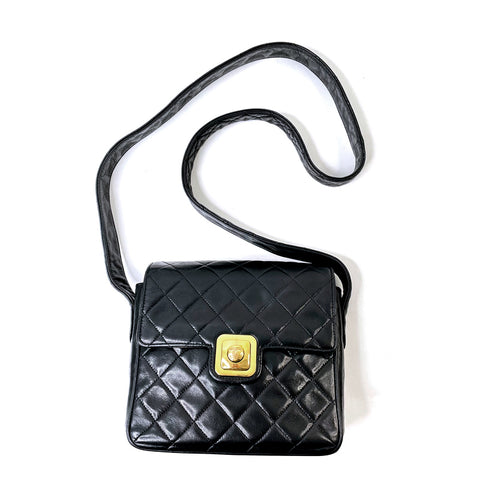 Chanel Chanel Matelasse carré Sac à bandoulière en cuir noir WS2901