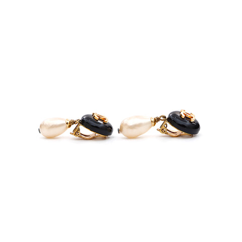 Chanel Coco Mark Pearl 1994 Earrings GP Gold x Black WS3375