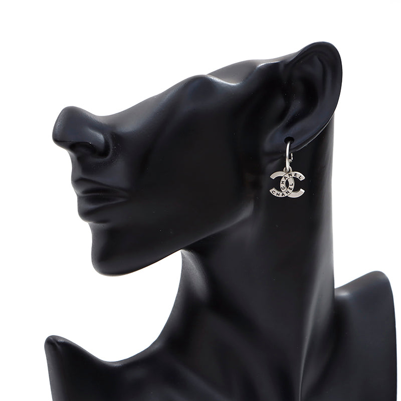 シャネル CHANEL ココマーク スリング ピアス シルバー WS3557 – NUIR