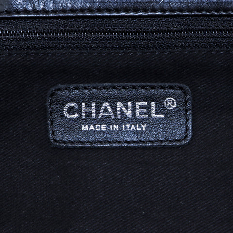 Chanel Chanel Logo Sac à bandoulière en cuir noir WS3713