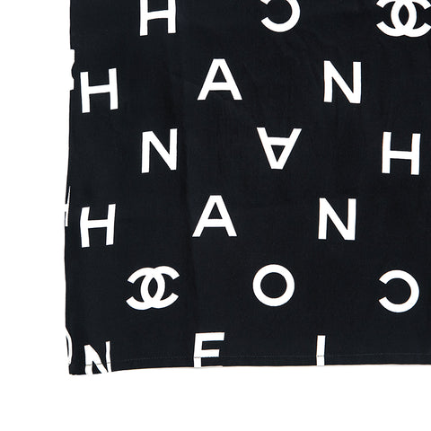 Chanel Chanel Logo Silk à manches courtes Coup de chemise Coupie noire EIT0626