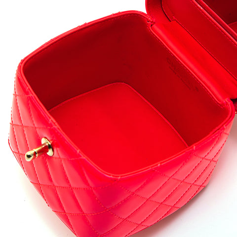 Chanel CHANEL Enamel Matrasse Vanity Chain Handbag Pink EIT0629