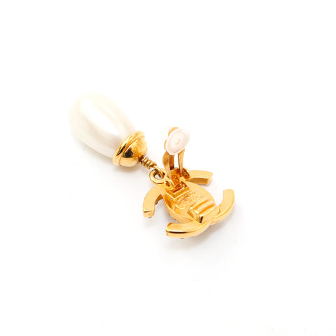 Chanel Chanel Hingestone Pearl Swing Earge Oreing Gold EIT1030